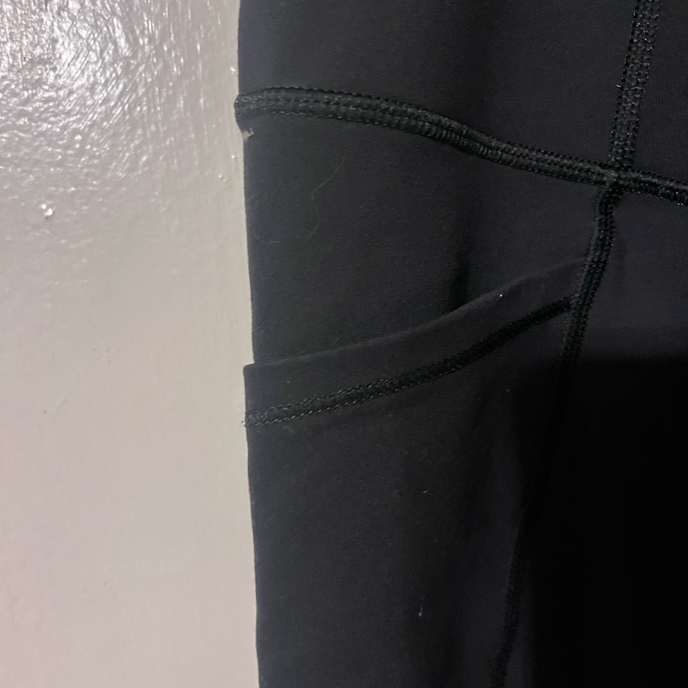 Women's Black High-Waist Performance Leggings - Picture 2 of 4